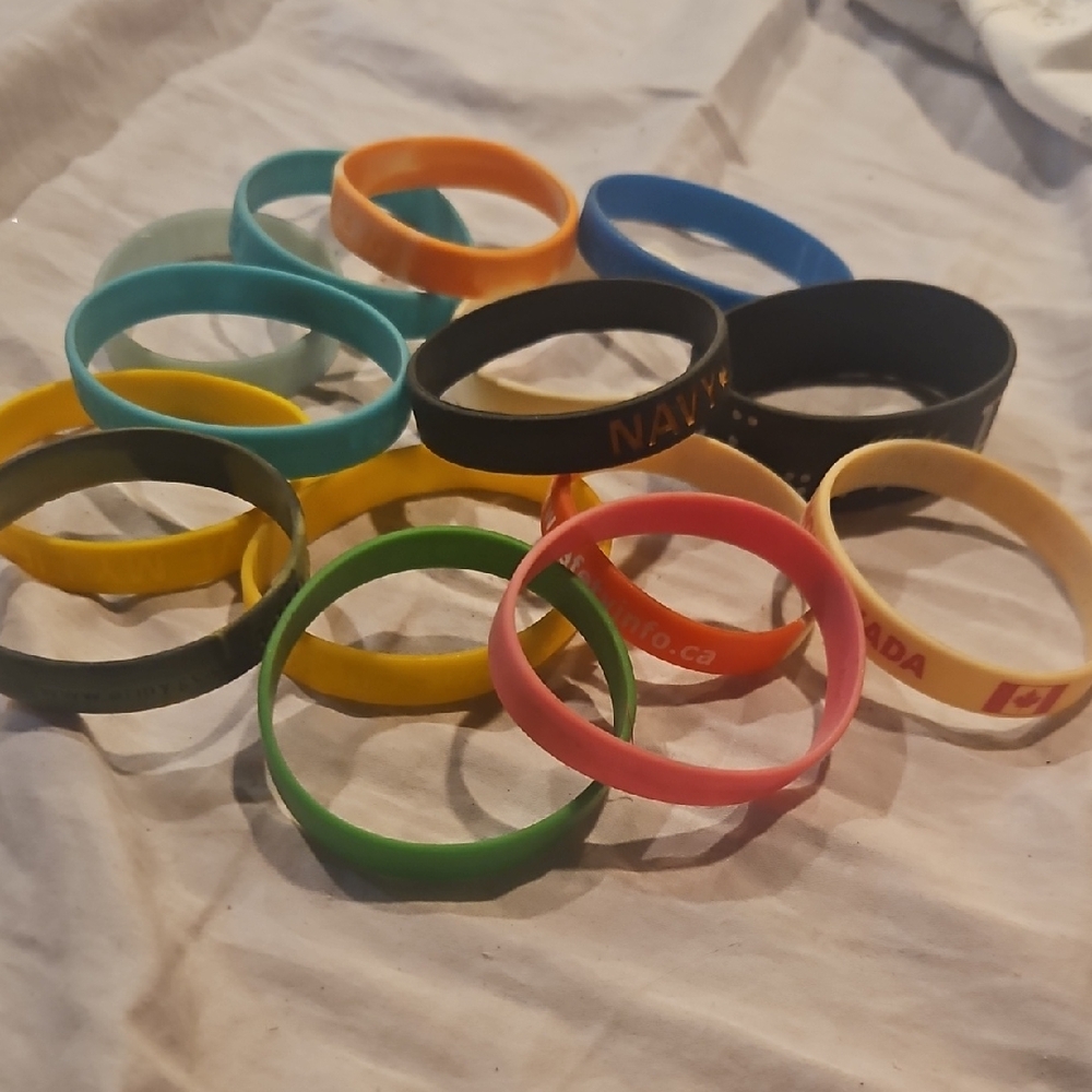 Colorful Silicone Wristbands Set
